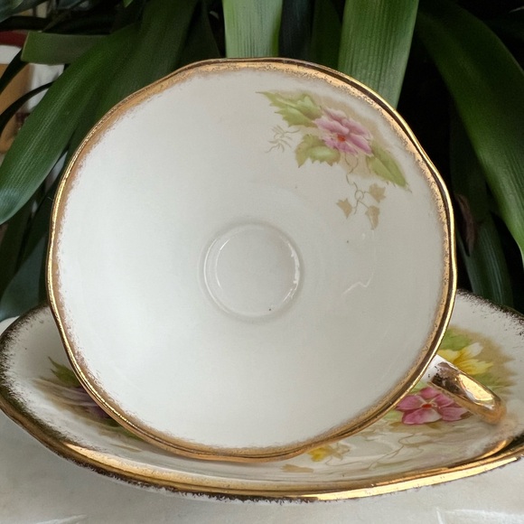 Vintage Royal Standard Charmaine Teacup + Saucer Set Bone China Made in England - Picture 9 of 15